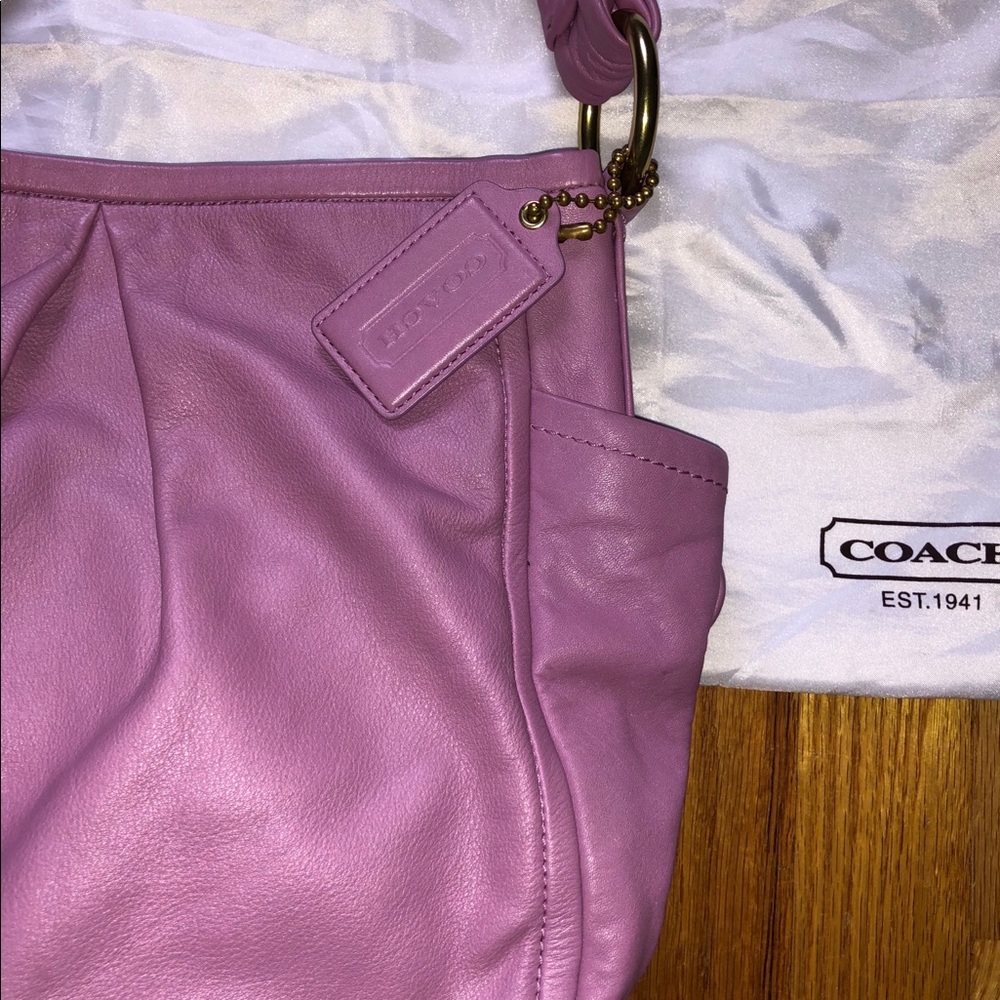 Retail Coach Purse EUC - Picture 2 of 8